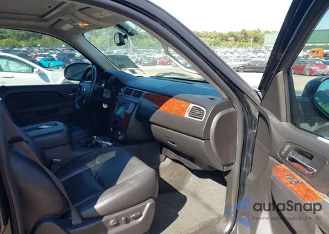 2014 Chevrolet Tahoe Lt z USA, uszkodzony, nr VIN 1GNSKBE0XER166415